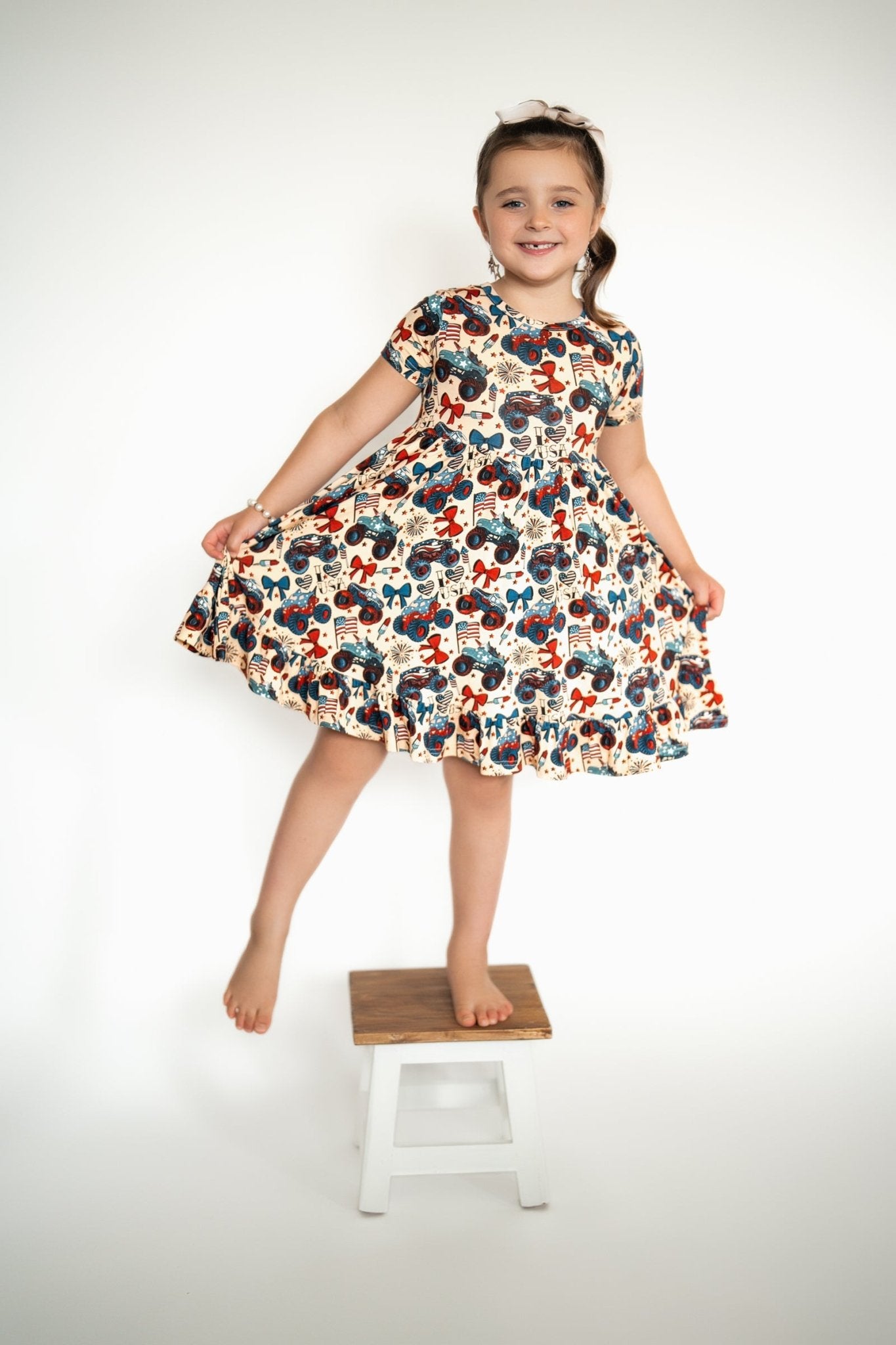 cute frilly dress Red, White and Short Sleeve Ruffle – Ever Colter Co Light Yellow A-line V Hand Wash Cold group_ 6AM Cut Out Maxi Dress Shoe size:UK 5.5 - 7.5 / US 6.5 - 8