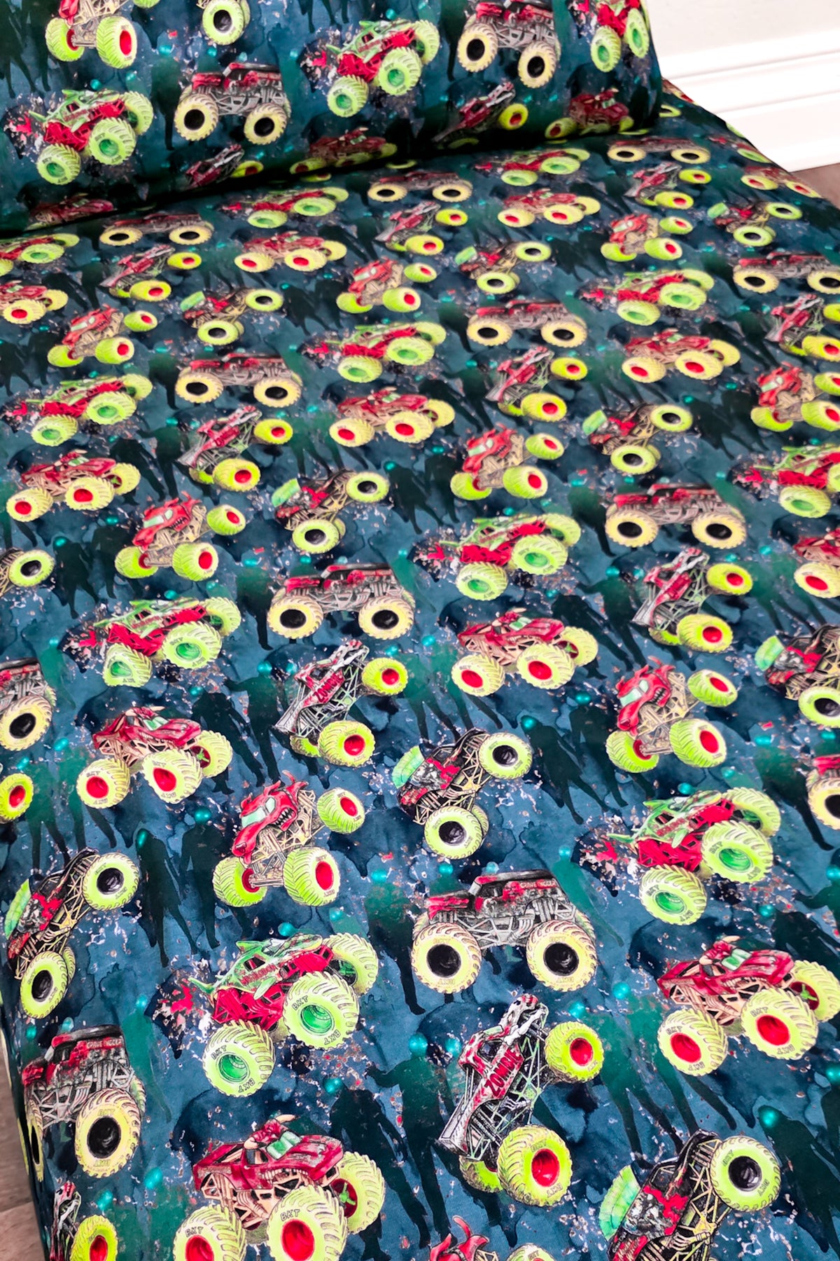 Zombie vs Hunter Bamboo Bedding