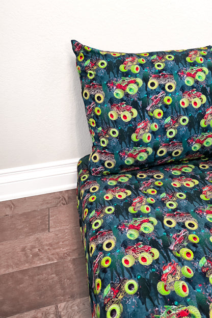 Zombie vs Hunter Bamboo Bedding